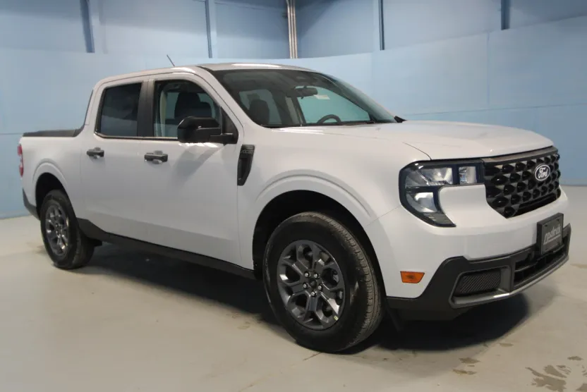 2025 Ford Maverick XLT photo 1