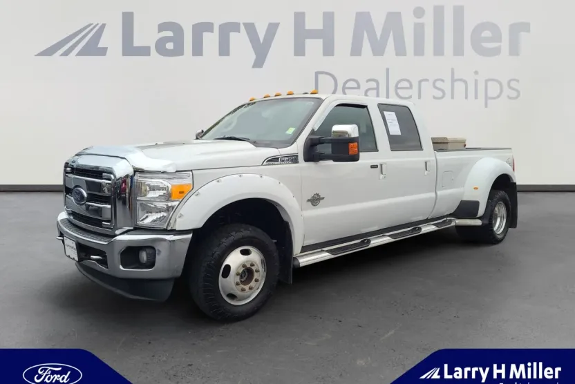 2015 Ford F-350 Lariat photo 1