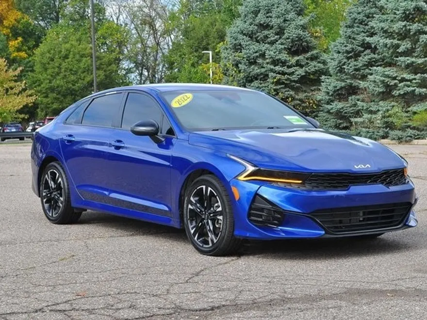 2022 Kia K5 GT-Line photo 1