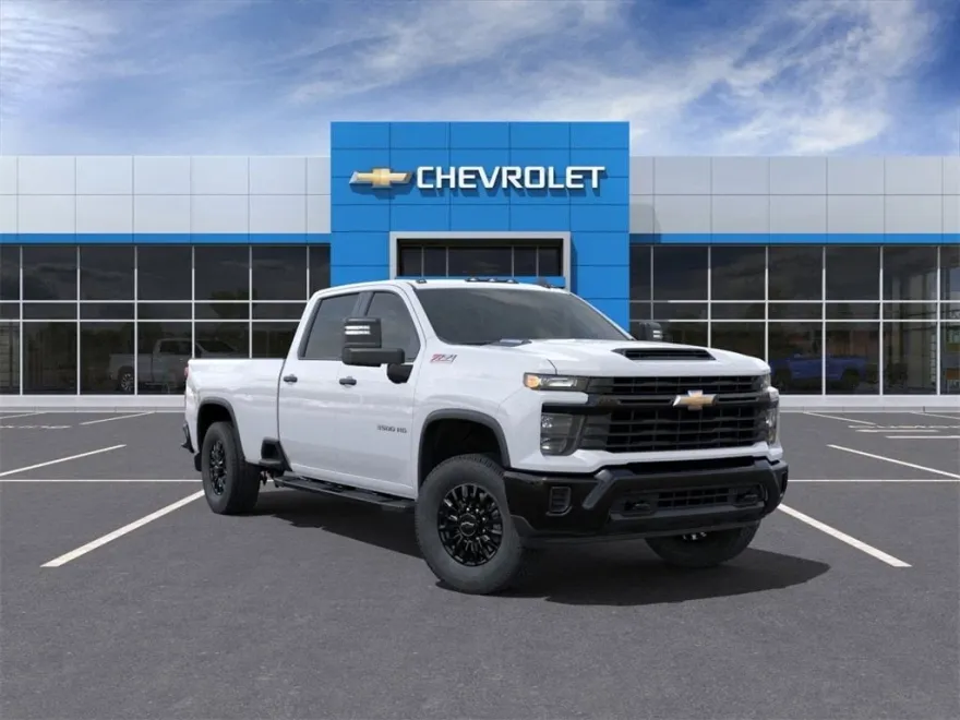 2025 Chevrolet Silverado 3500HD photo 1