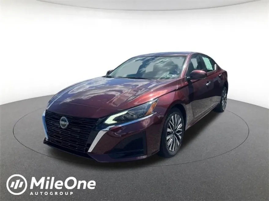 2023 Nissan Altima 2.5 SV photo 1