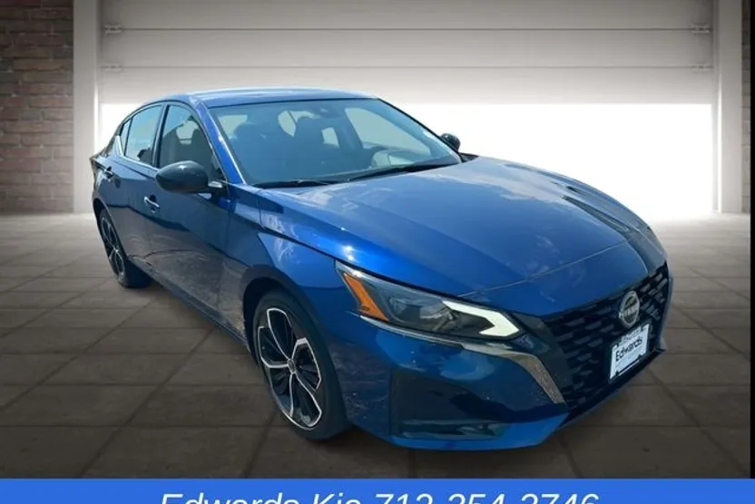 2024 Nissan Altima 2.5 SR photo 1