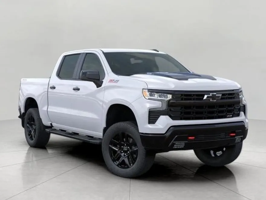 2026 Chevrolet Silverado Trail Boss LT photo 1