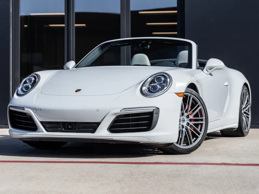2019 Porsche 911 4S Cabriolet photo 1