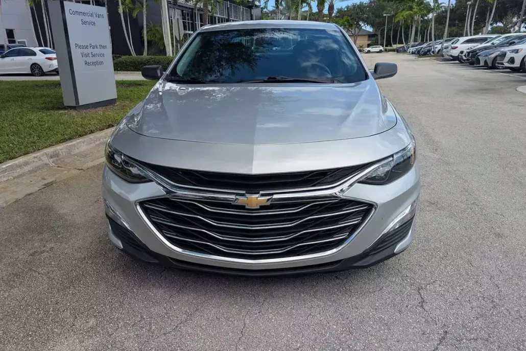 2021 Chevrolet Malibu LS photo 1