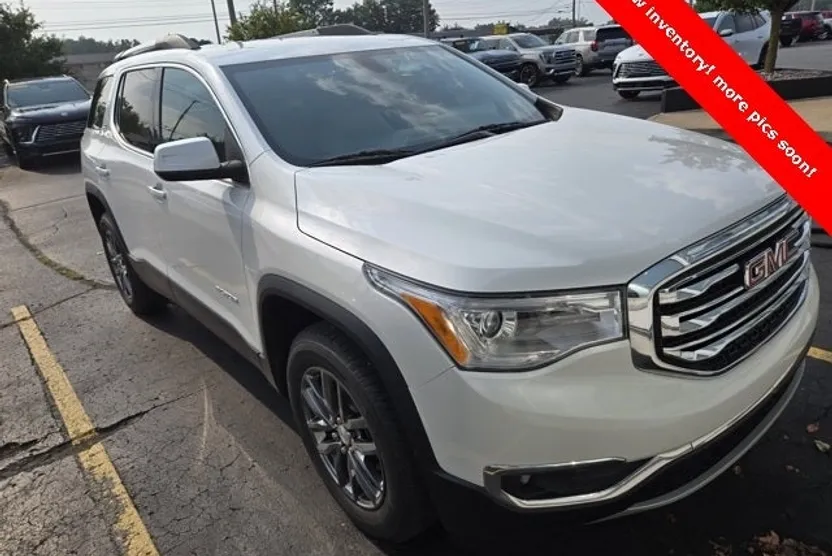2017 Gmc Acadia SLT photo 1
