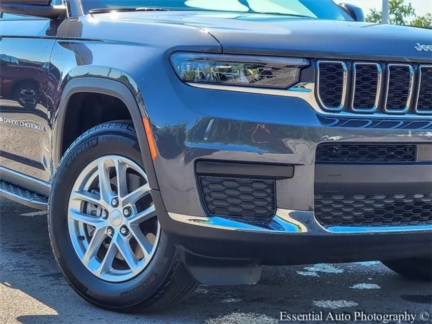 2024 Jeep Grand Cherokee Laredo photo 1