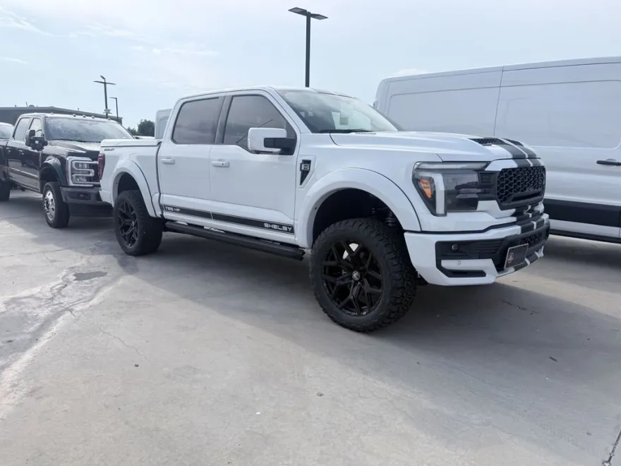 2025 Ford F-150 Lariat photo 1