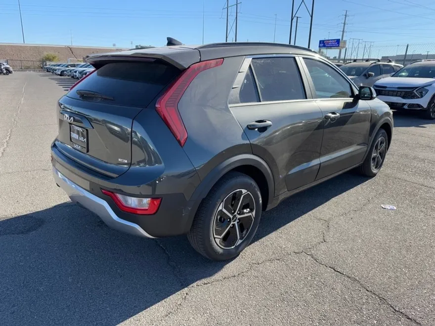 2025 Kia Niro EX photo 1