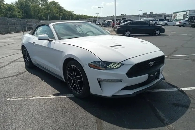 2022 Ford Mustang EcoBoost Premium photo 1