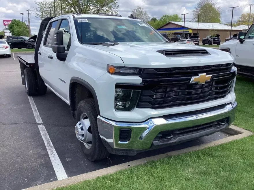2025 Chevrolet Silverado 3500HD Work Truck photo 1