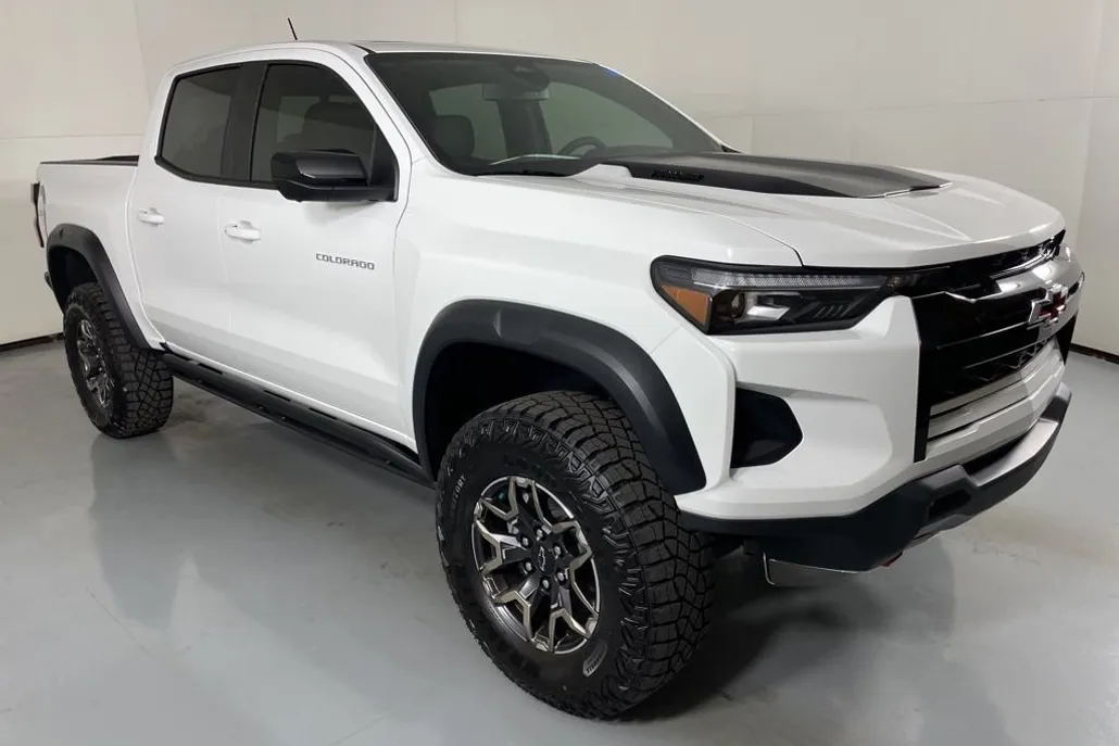 2026 Chevrolet Colorado ZR2 photo 1