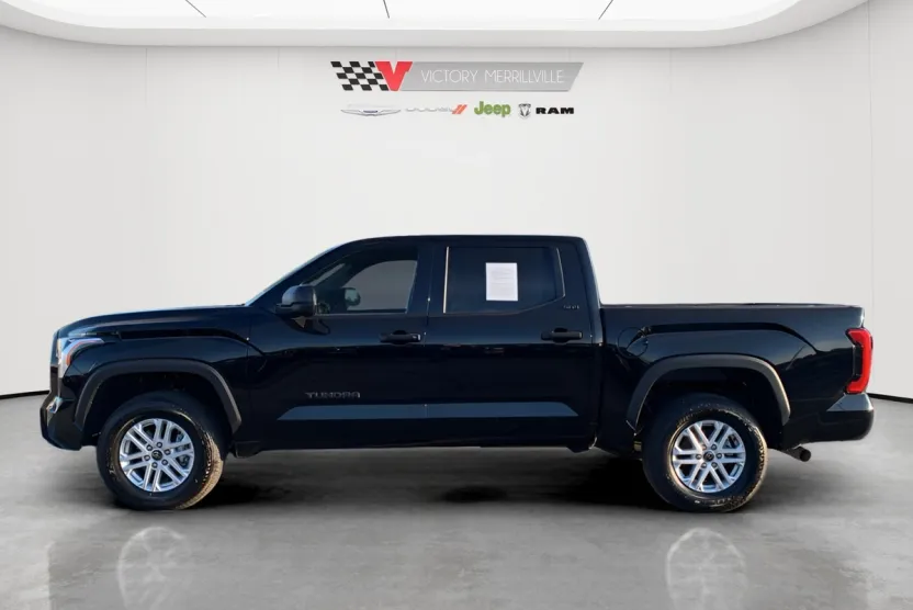 2024 Toyota Tundra SR5 photo 1