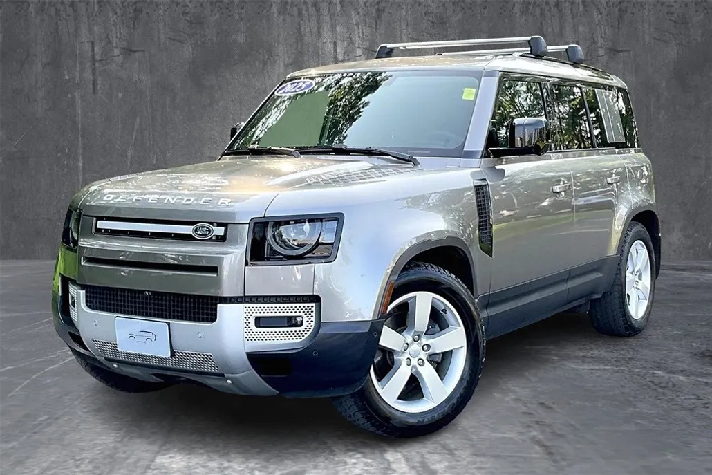2025 Land Rover Defender 110 S photo 1