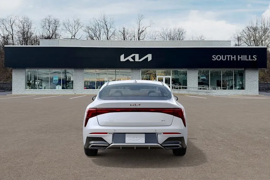 2026 Kia K5 GT-Line photo 1