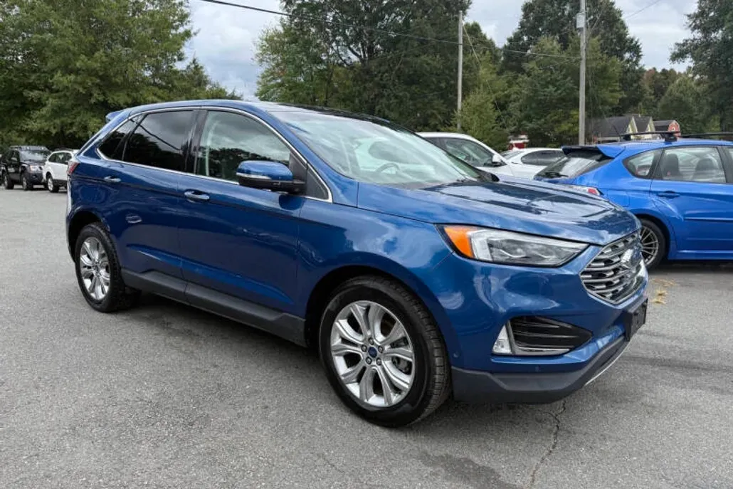 2020 Ford Edge Titanium photo 1