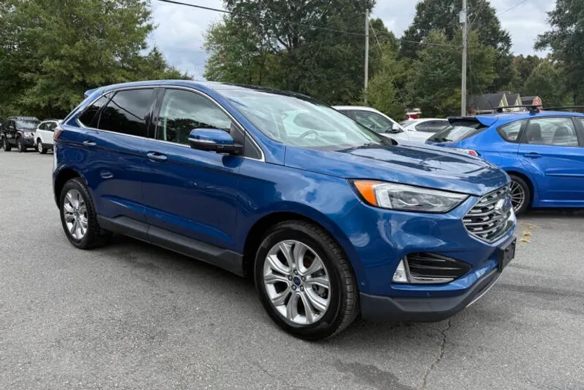 2020 Ford Edge Titanium photo 1