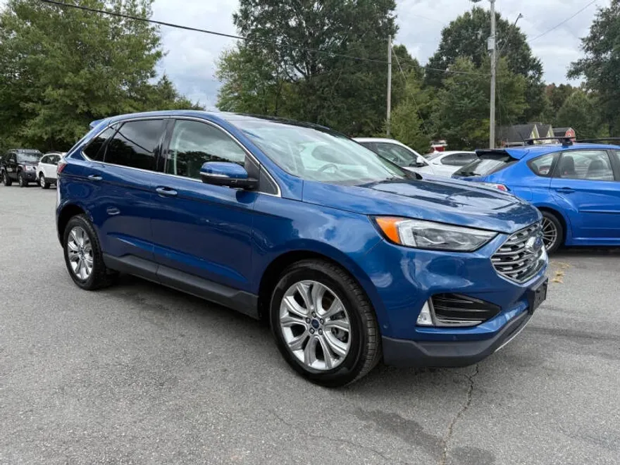 2020 Ford Edge Titanium photo 1