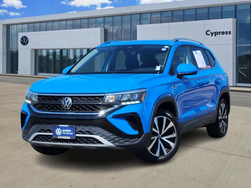 2023 Volkswagen Taos SE photo 1