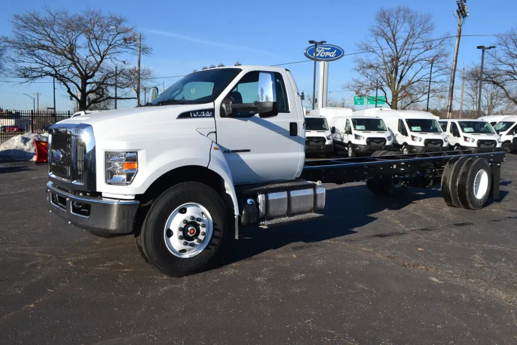 2026 Ford F-750 Regular Cab photo 1