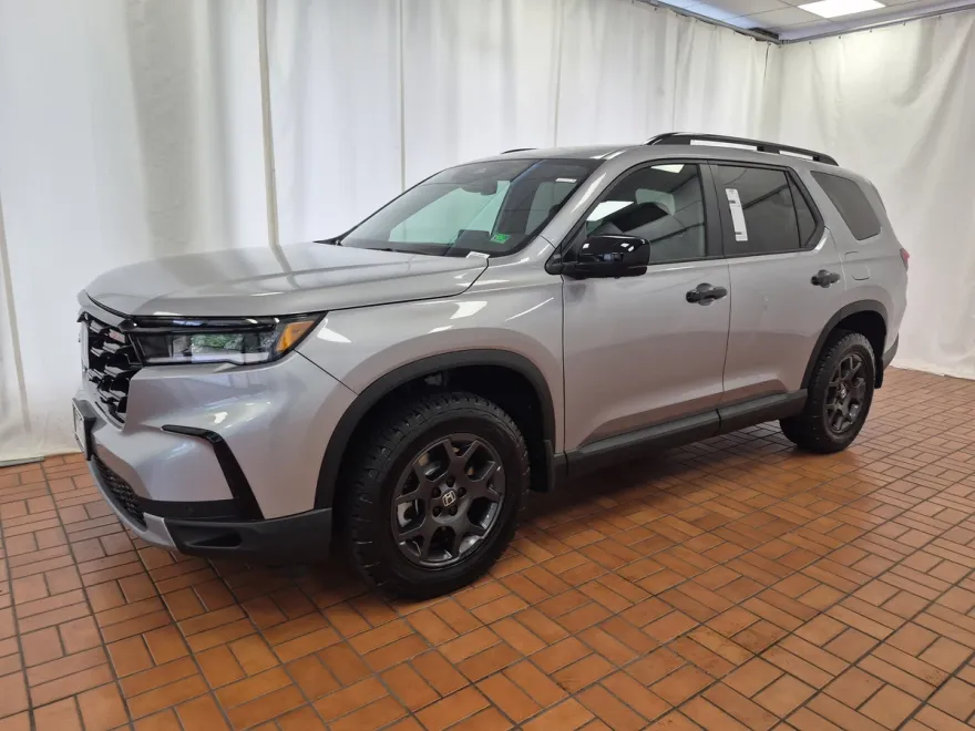 2025 Honda Pilot TrailSport photo 1