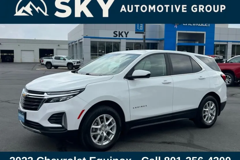 2023 Chevrolet Equinox LT photo 1