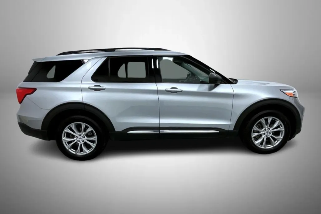 2022 Ford Explorer XLT photo 1