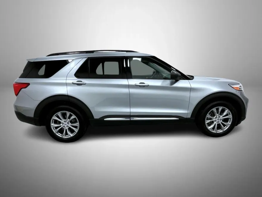 2022 Ford Explorer XLT photo 1