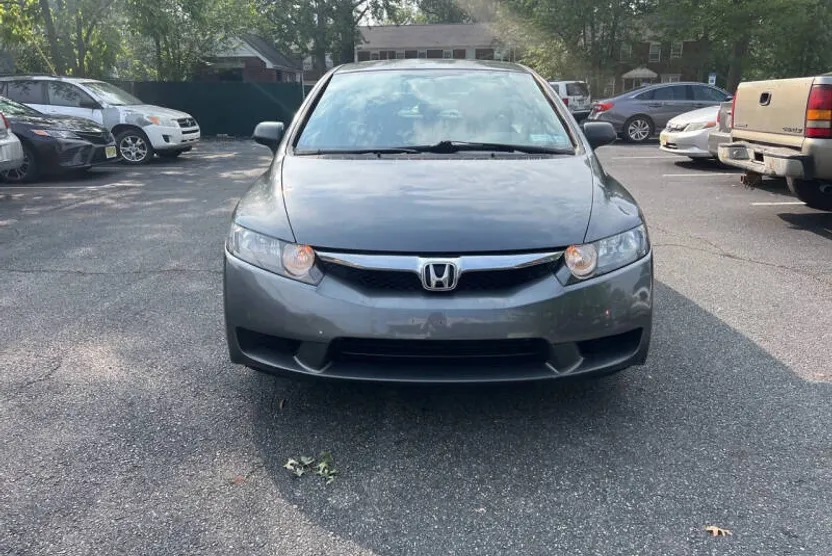 2010 Honda Civic VP photo 1