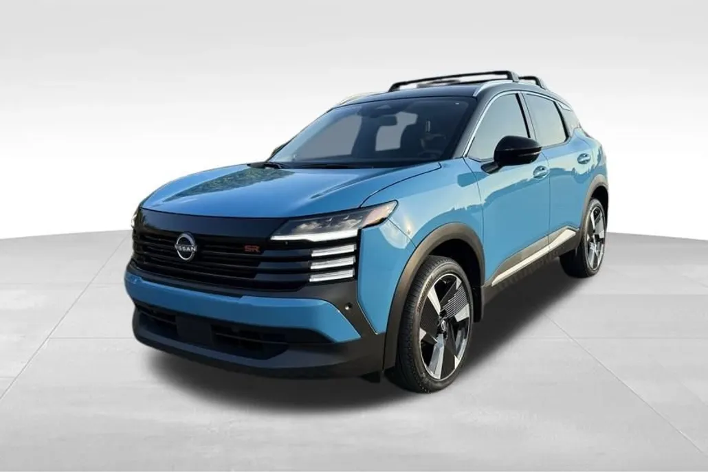 2025 Nissan Kicks SR photo 1
