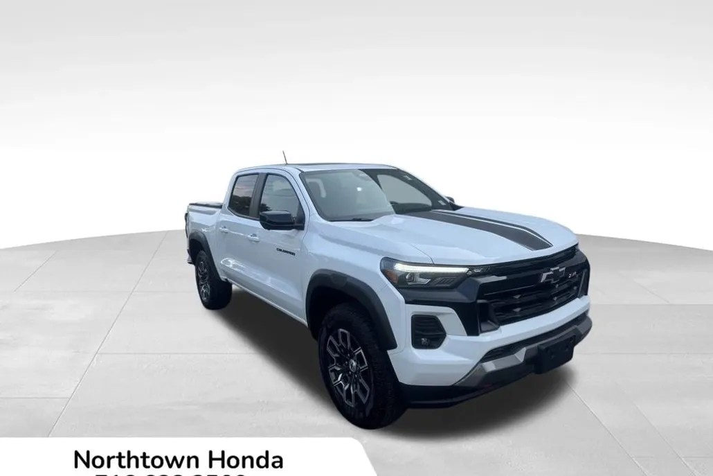 2024 Chevrolet Colorado Z71 photo 1