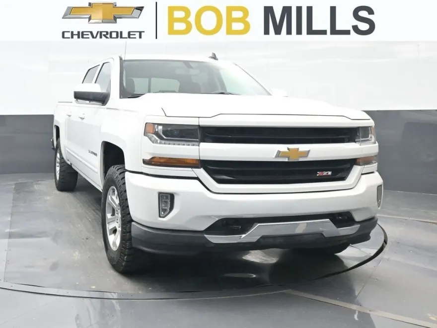 2018 Chevrolet Silverado 1500 LT photo 1