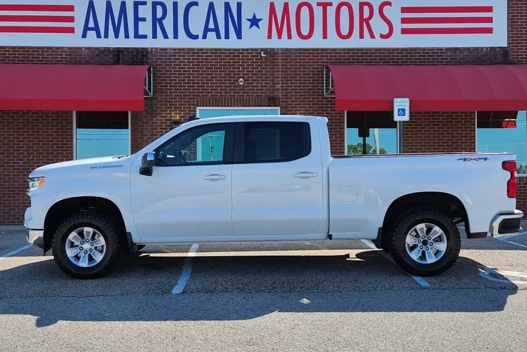 2023 Chevrolet Silverado 1500 photo 1