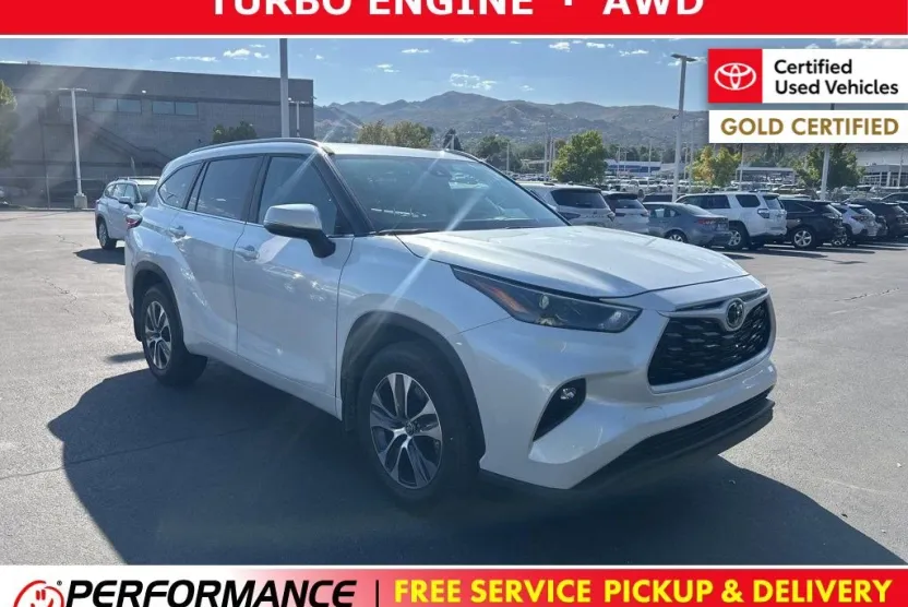 2024 Toyota Highlander XLE photo 1