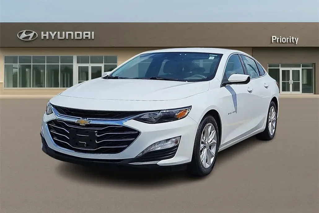 2022 Chevrolet Malibu 1LT photo 1