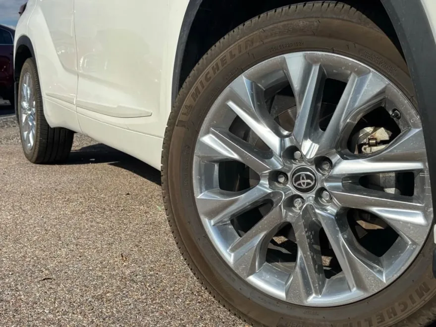 2020 Toyota Highlander Limited photo 1