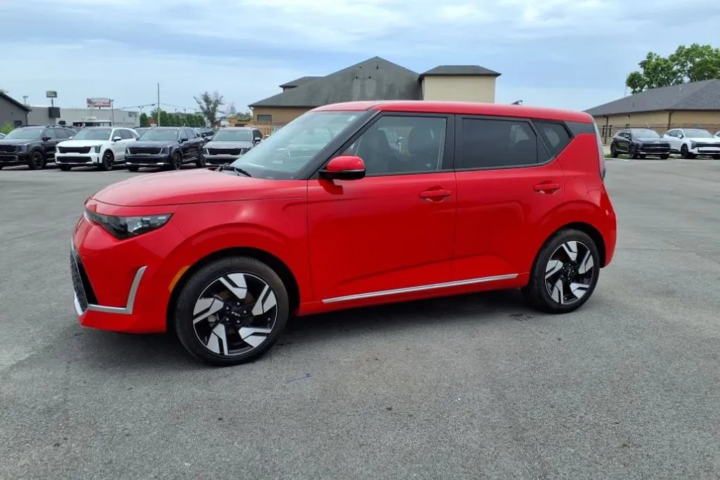 2024 Kia Soul GT-Line photo 1