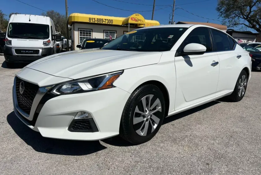2020 Nissan Altima 2.5 photo 1