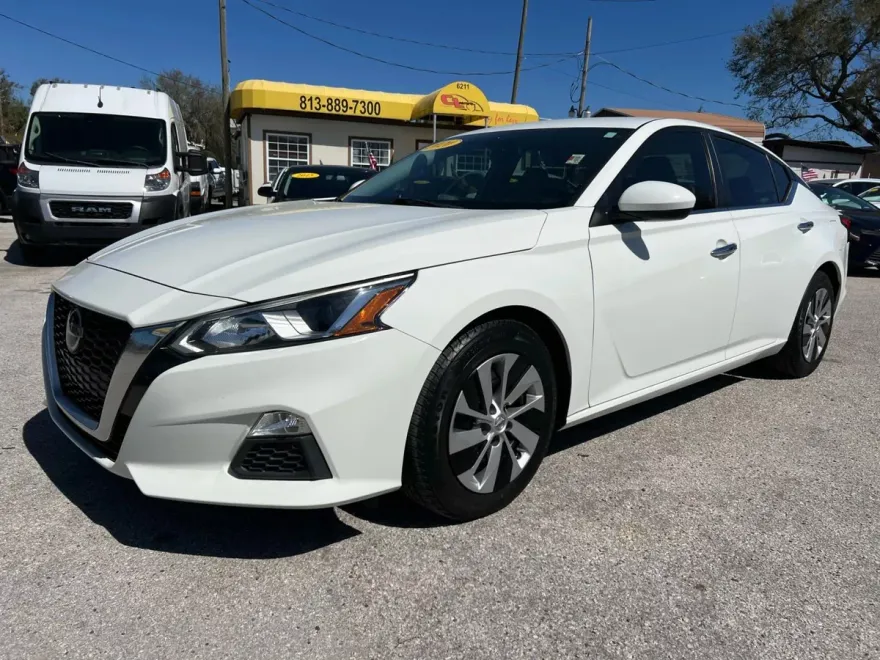 2020 Nissan Altima 2.5 photo 1