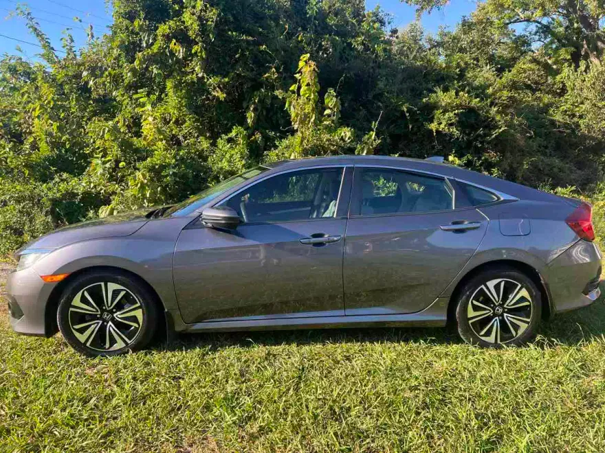 2016 Honda Civic EX-T photo 1