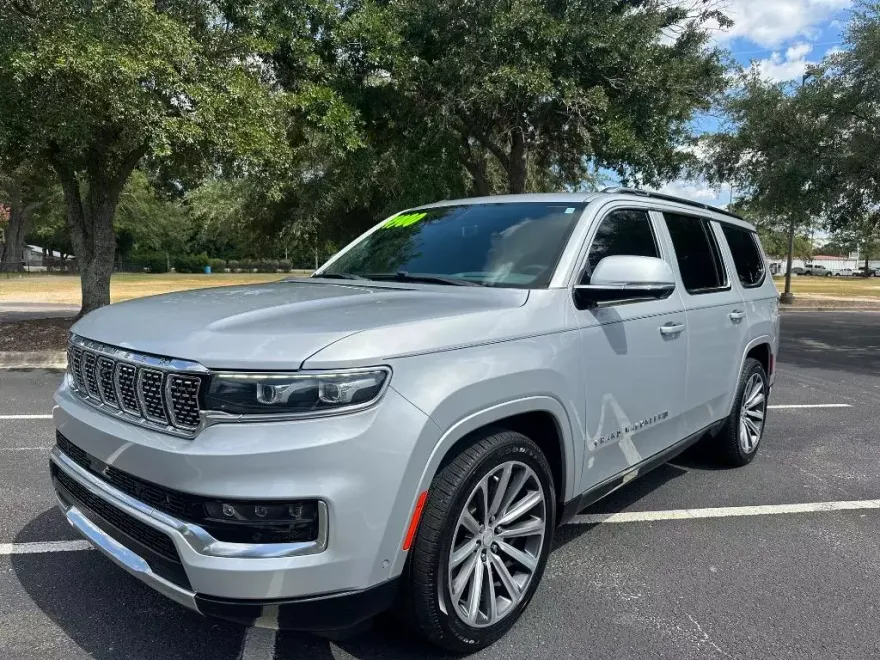 2022 Jeep Grand Wagoneer II photo 1