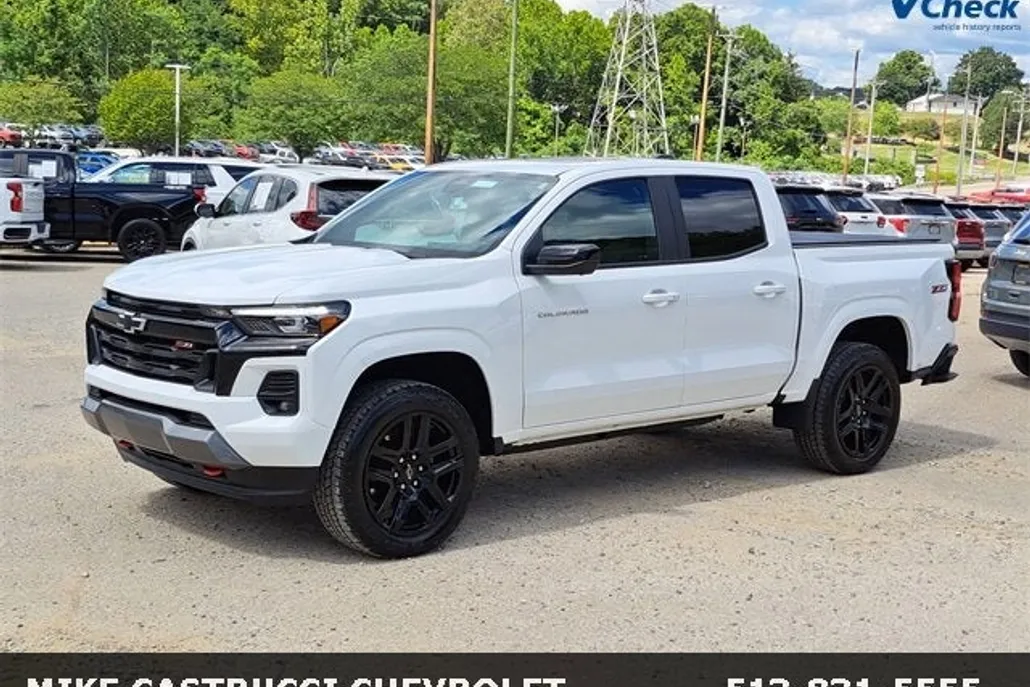 2024 Chevrolet Colorado Z71 photo 1
