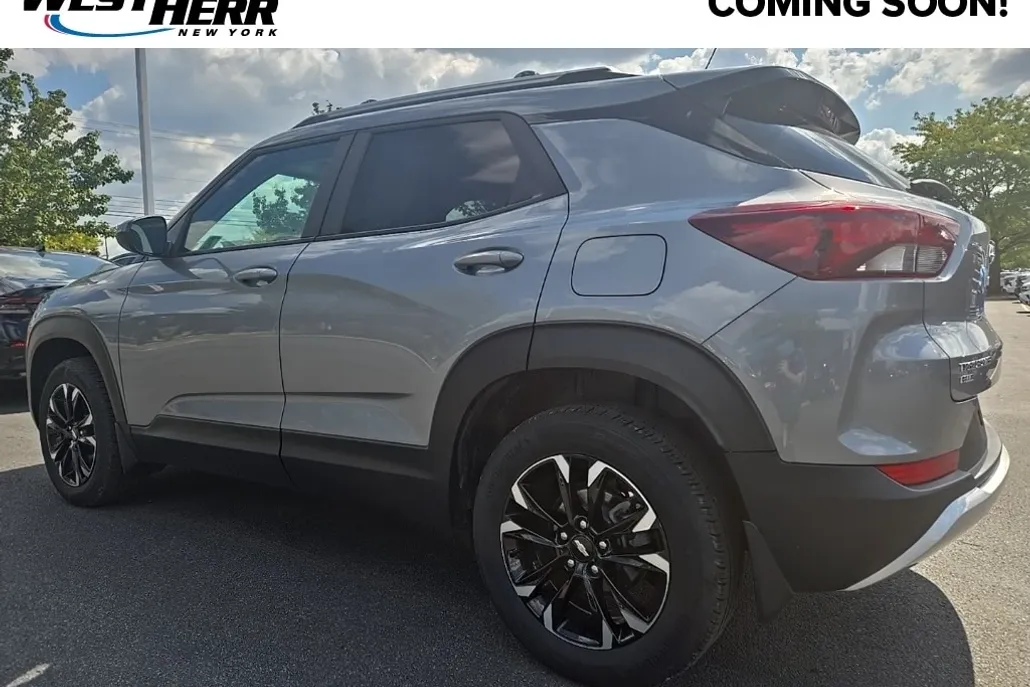 2023 Chevrolet Trailblazer LT photo 1