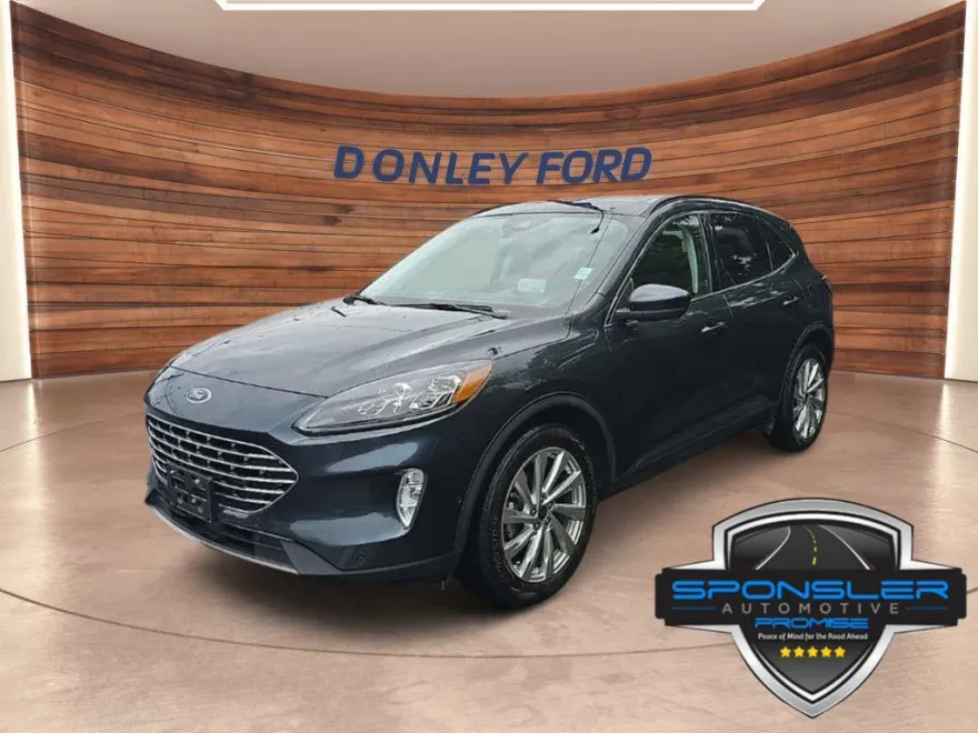 2022 Ford Escape Titanium Hybrid photo 1