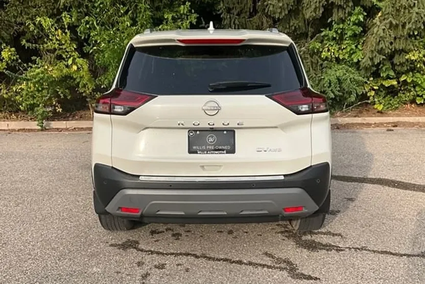2023 Nissan Rogue SV photo 1