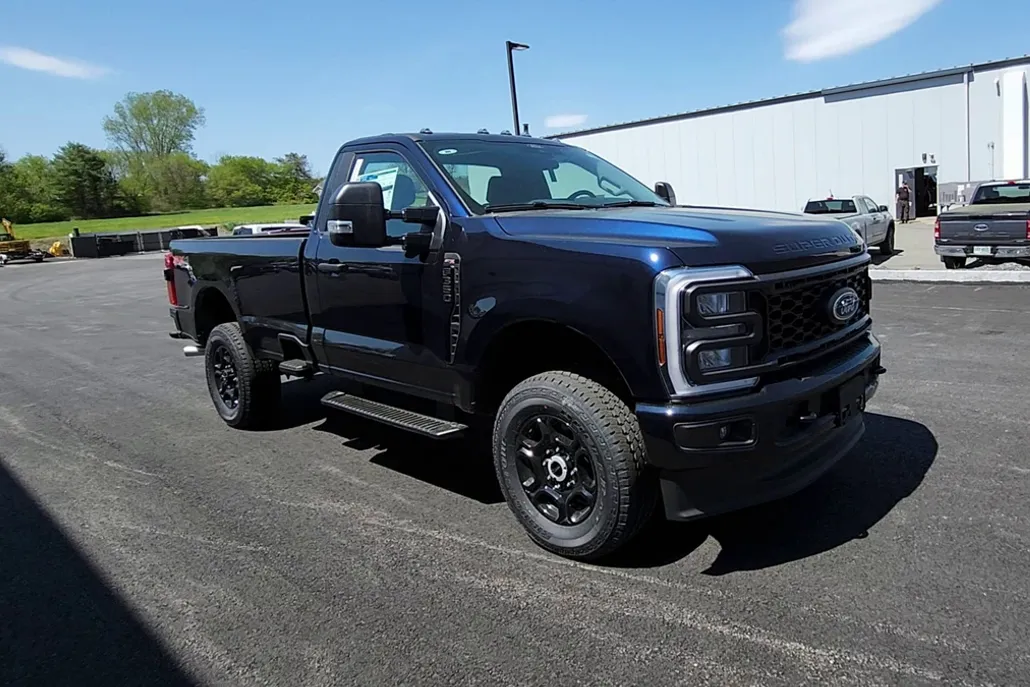 2025 Ford F-350 XL photo 1