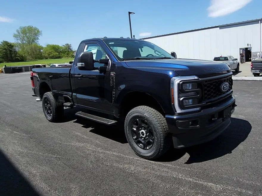 2025 Ford F-350 XL photo 1