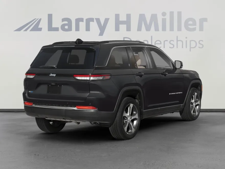 2023 Jeep Cherokee Trailhawk 4xe photo 1