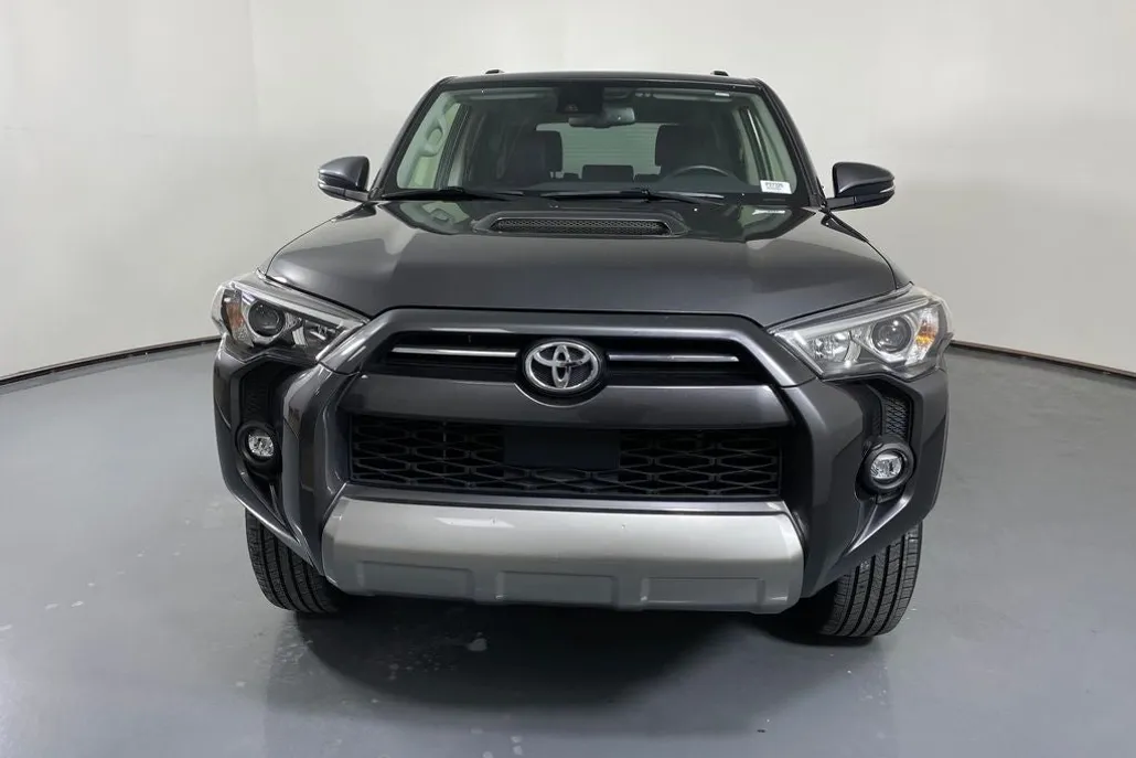 2023 Toyota 4Runner TRD Off-Road Premium photo 1