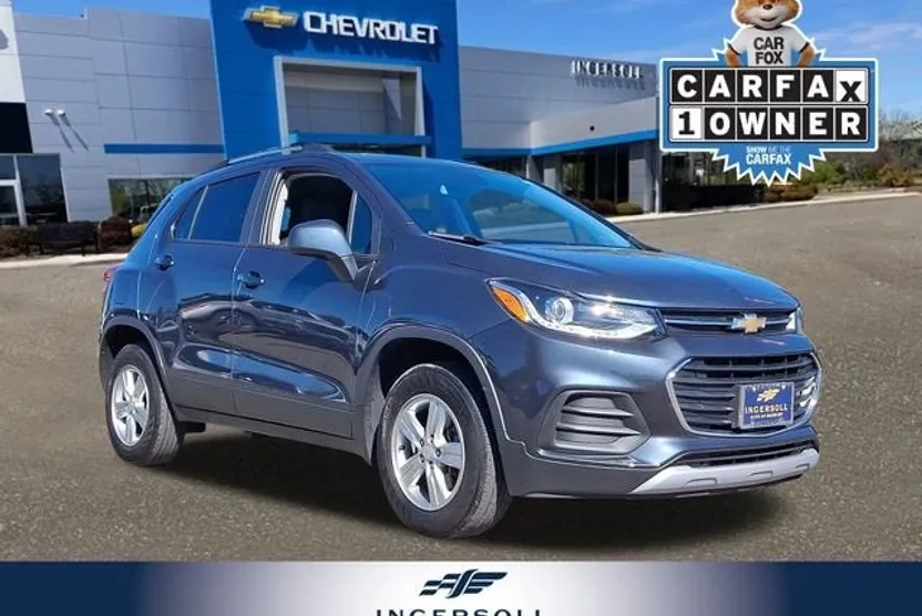2022 Chevrolet Trax LT photo 1